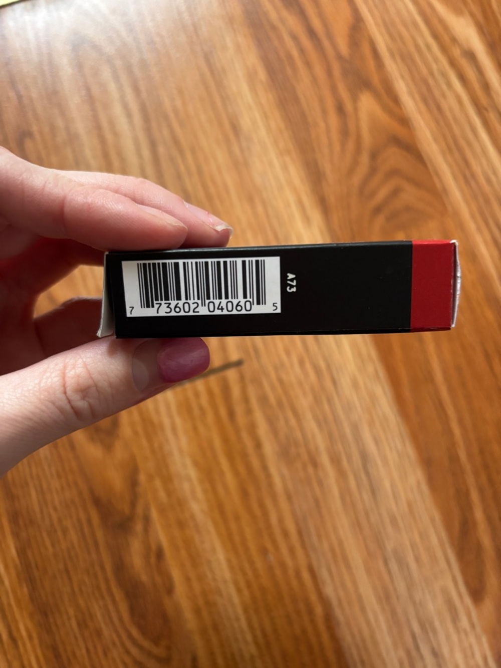 MAC Red Lipstick - Ruby Woo - Picture 6 of 7